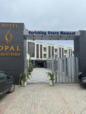 Hotel Opal Courtyard