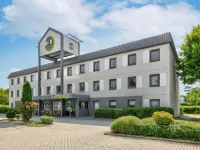 B&B Hotel Kassel-Lohfelden Hôtels à proximité de : Stade Auestadion