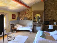 Chambre d'Hôtes au Domaine du Soleil Couchant Hotels in Luc-sur-Orbieu