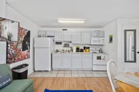 Cozy Patio Oasis and Modern Comforts - Charming Historic Retreat