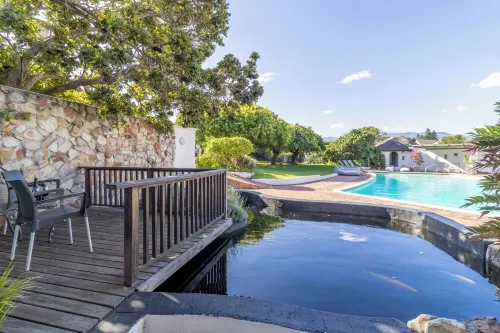 Whale Rock Luxury Lodge Hotels in Hermanus