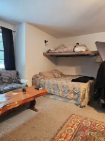 Cozy studio in charming Fryeburg with AC, WiFi. Enjoy your stay