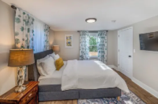 Cozy Greenville Cottage - 7 Min to Downtown & Augusta St