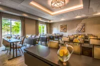 Hampton Inn and Suites Tallahassee Capitol - University - Breakfast