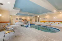 Comfort Inn & Suites Akron South - Pool