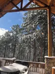 Log Lodge near Colo Springs Just Updated New Toilets, Smart TVs & Lauren bedding