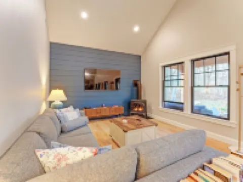 Secluded Coastal Home and Cottage: Peaceful Nature Escape 3 Minutes to the Beach Hotels in Biddeford