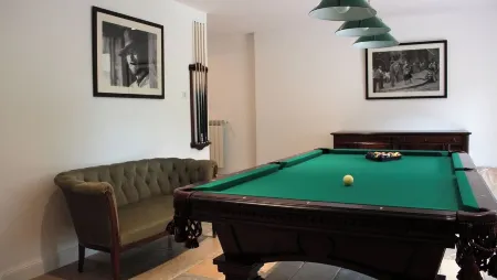 Maison Provençale de 350 m² Dans un Magnifique Parc Arboré Avec Piscine Отели в г. Лес-Арк