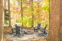 2BR 2BA Guest Suite with Sundeck and Firepit.  Minutes to Downtown Hotels in Etowah