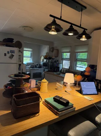 Charming 2-bedroom cottage with WiFi, AC in enjoyable Hampton BaysWaterview