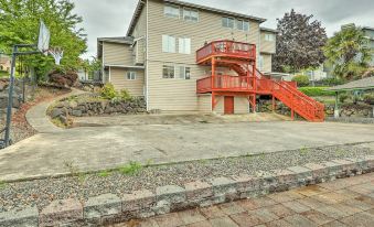 Spacious Kent Home Great for Large Families!