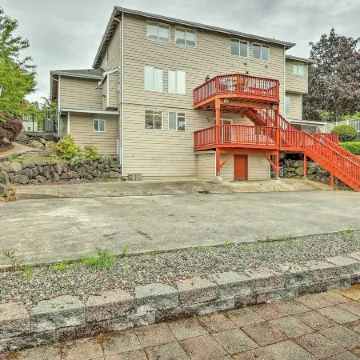 Spacious Kent Home Great for Large Families!