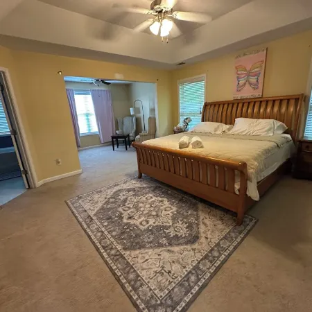 Enjoyable 4-bedroom house  in Dallas. Great place for the family & friends