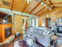 Near Lake + Trails: Rustic Newland Cabin w/ Deck! 에버리 카운티 호텔