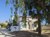 MARGUS, holliday home with terrace sea view and private parking