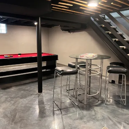 Come stay in our spacious ranch home in Mason. Ten minutes from Kings Island.