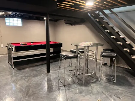 Come stay in our spacious ranch home in Mason. Ten minutes from Kings Island. Отели рядом с достопримечательностью «Делириум»