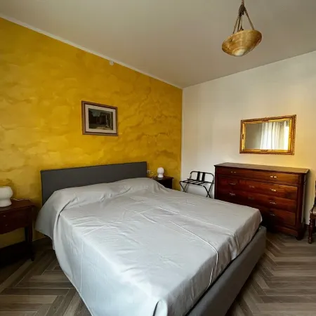 Locazione Glicine with 3 rooms for 4 guests with private parking and garden. Отели в г. Беллуно