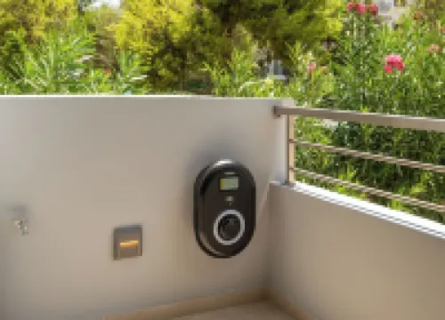 Fiftyone Luxury Studio in Alimos just 500m from the beach and Alimos Marina .