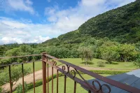 Charming 2-bedroom villa surrounded by nature in phenomenal Monteverde with WiFi