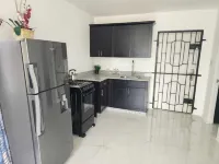 Cozy house in delightful Winchester Green Island with AC, WiFi. Hotels in Green Island