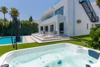 Luxury 5 Bedroom Villa In Real Club de Golf Guadalmina