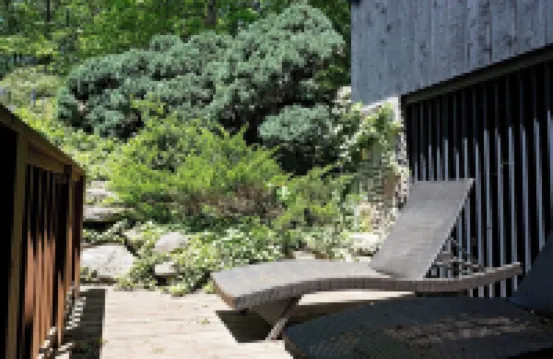 All-Season Mountain Retreat with Resort Access
