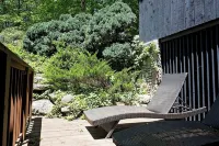 All-Season Mountain Retreat with Resort Access