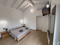 Swimming pool,Sauna,Jacuzzi,Barbecue,A/C,Billiards,WiFi,5minutes from the sea and downtown Hotel a Sarzana