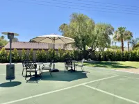 1/2acre Adult & Kid Playground-relax & have fun! Pool/spa-golf-tennis-shopping