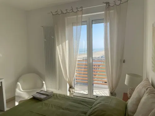 APARTMENT BY THE SEA Hotel a Roseto degli Abruzzi