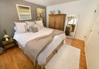 Walk to Tasting Rooms ~ Prime Location + Firepit