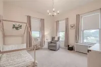 medical professional/short term rental Hotel a Bradford