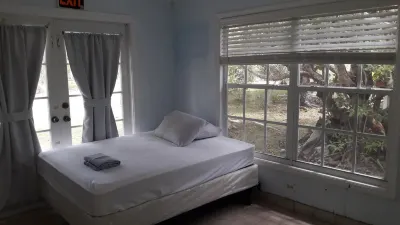 PARADISE CREEK COTTAGES ON THE BEACH. 酒店