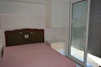 Casa Modular T2 Hotels in Quelfes