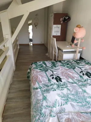 Cosy house close to beaches and shops. garden, above-ground pool, terrace