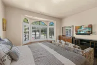 Beautiful San Diego (Fallbrook) Retreat on 2+ Acres with Amazing Mountain View