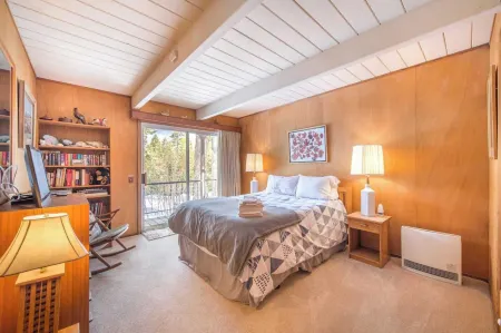 Mahogany by AvantStay Snowbird Cabin w Full Chamberlands Access