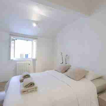 Beautiful Apartment in the Old Town - Close to the Sea Rooms