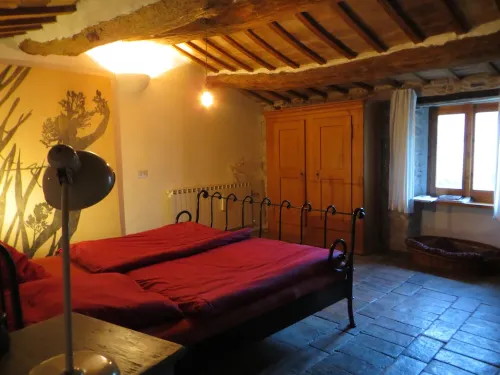 Vacation apartment in the middle of paradise, on Monte Paganuccio / Marche. Nature and tranquillity.