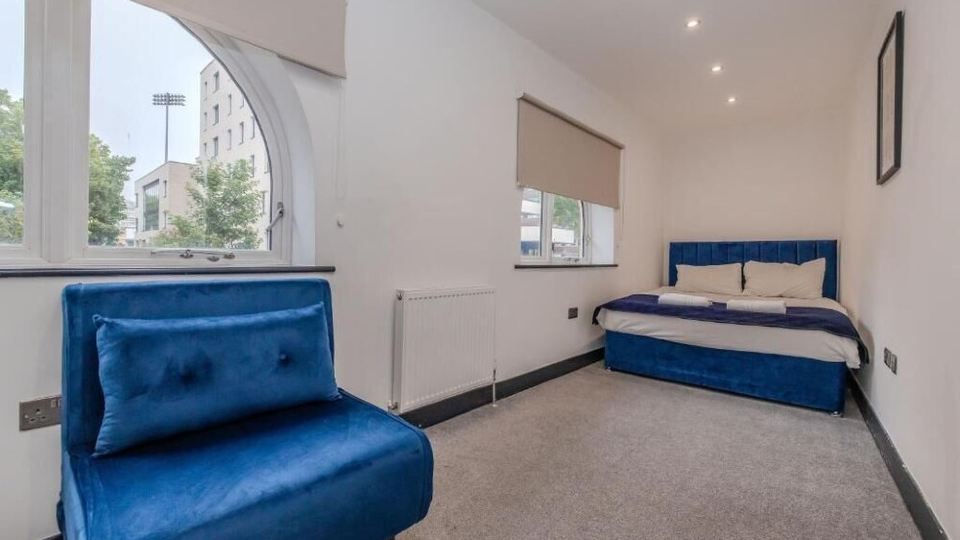 Central Hove 3 Bedroom Flat BN340AWIL