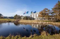 Ameland - Quiet apartment near the beach with terrace and pool access Hotels in Ameland