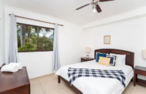¡A 1 Cuadra de la Playa! Apartamento en Condominio, Playa Tamarindo