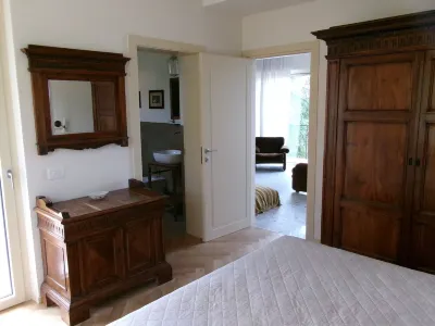 Elegant apartment, villa surrounded by greenery a stone's throw from the lake and the village Hotel in zona Walk Rivalunga Garda - Bardolino