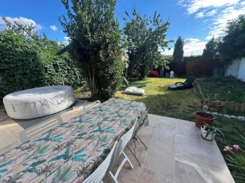 Independent studio with garden and jacuzzi