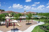 Villa Acqua - Sunset Lake View, Resort Amenities Near Golf, Beach & Restaurants!