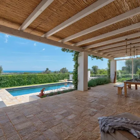 Luxury villa with trullo and sea view, Villa Deria