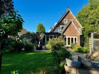 Lovely family home with a beautiful garden close to Amsterdam and the beach