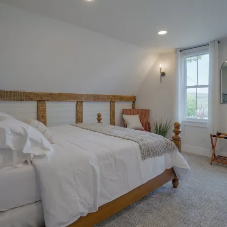 Beautiful 3 bedroom chalet near Keuka Lake