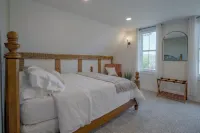 Beautiful 3 bedroom chalet near Keuka Lake Hotels in Milo